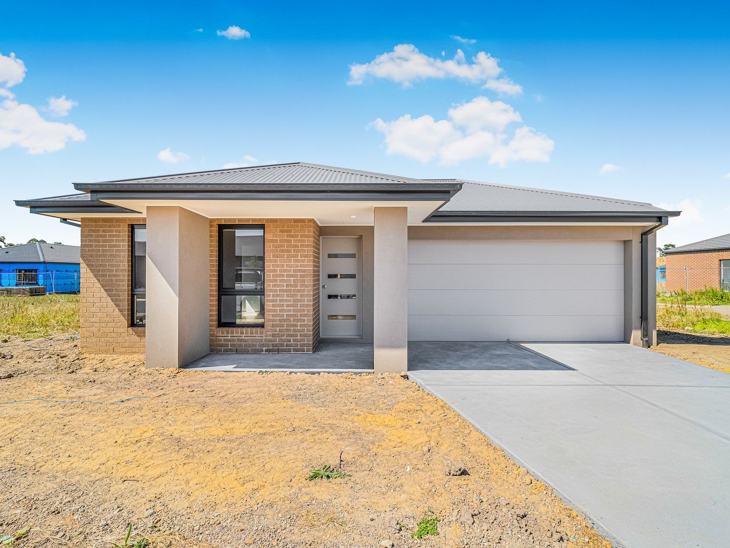 4 bedrooms House in 10 Riverly Grv OFFICER VIC, 3809