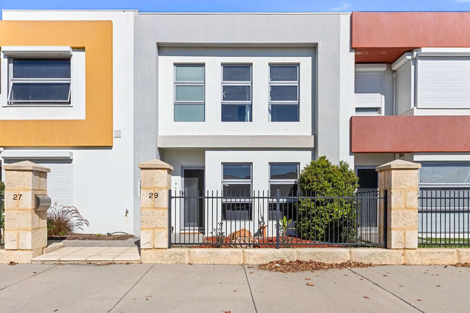 Under Offer with Jayne - View 2