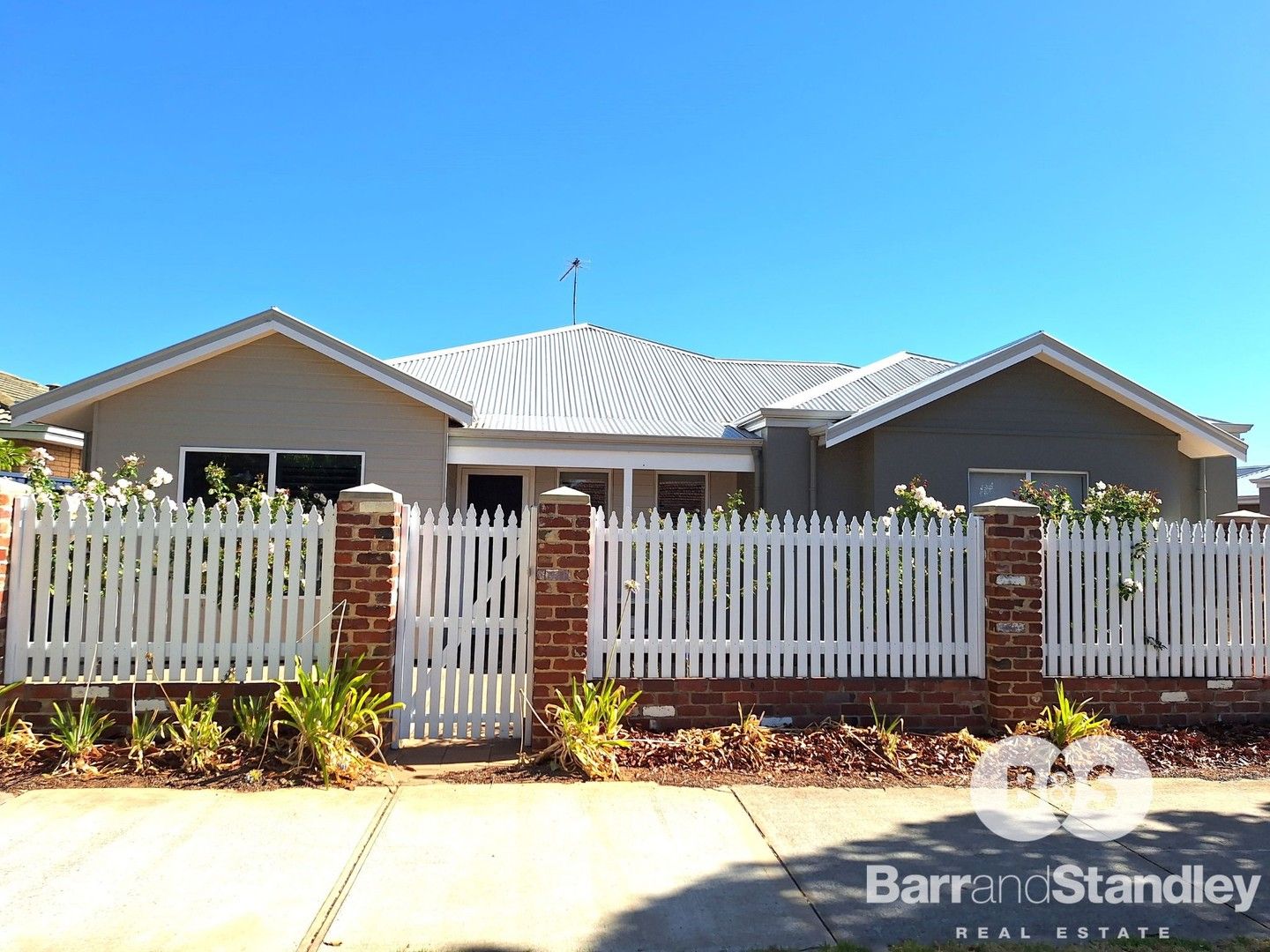 1/9 Sir James Avenue, Harvey WA 6220, Image 0