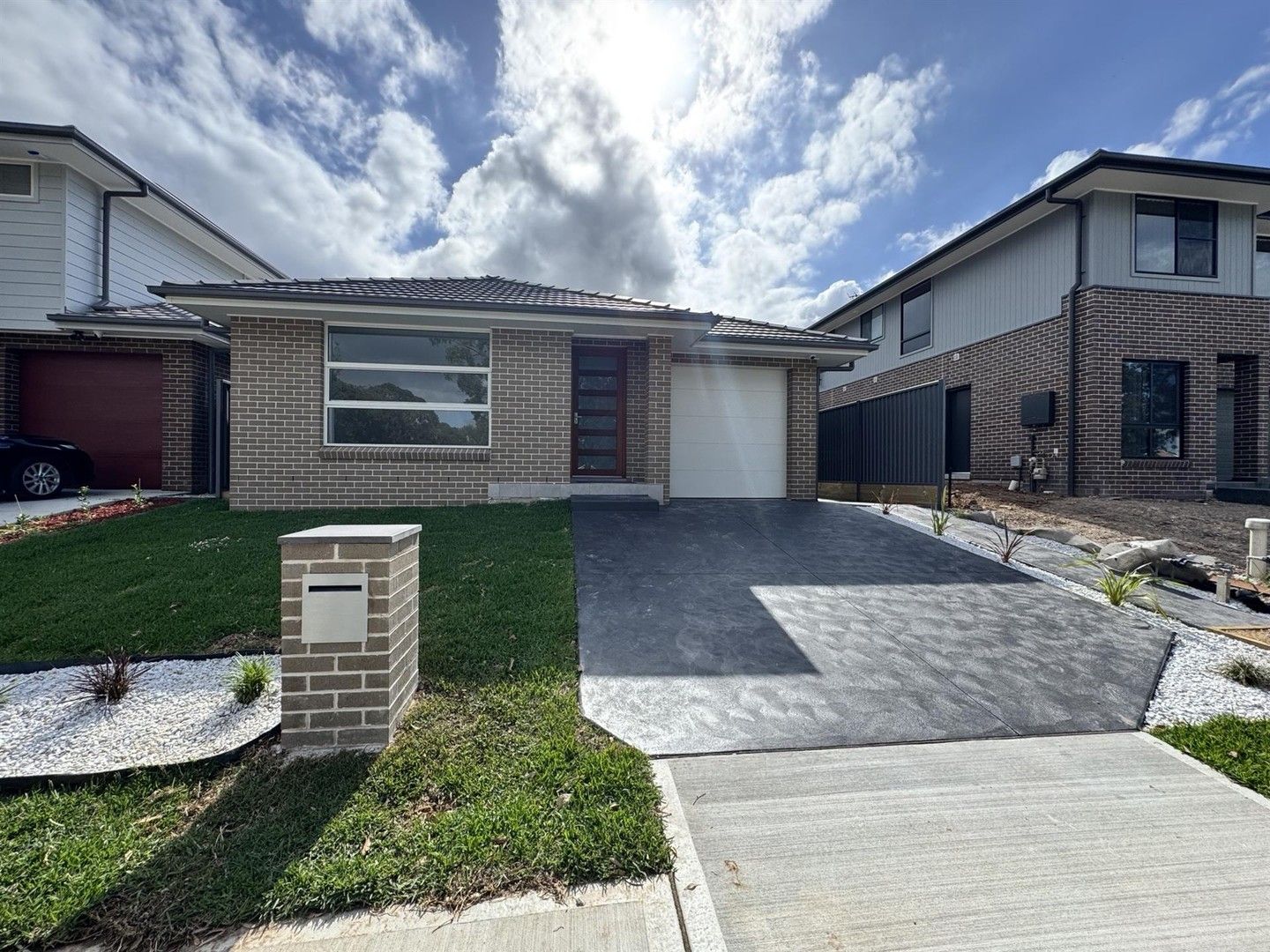 3 bedrooms House in 164 Copperfield Drive ROSEMEADOW NSW, 2560