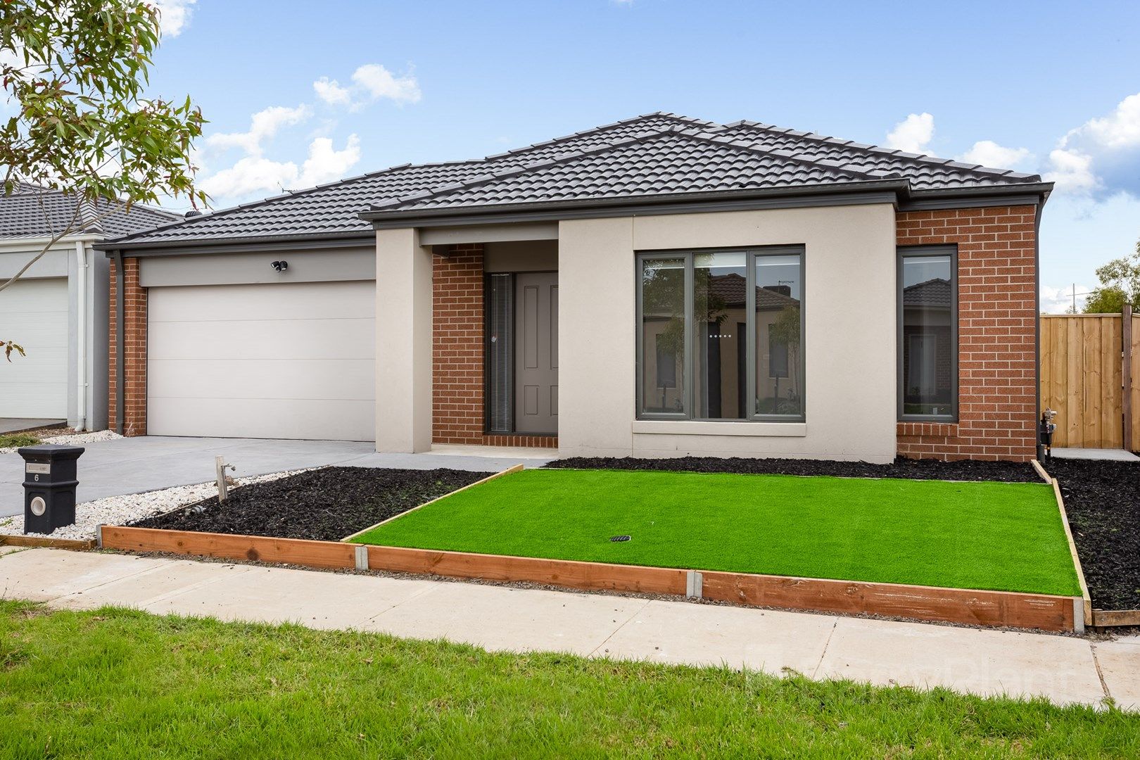 4 bedrooms House in 6 Tamworth Grove POINT COOK VIC, 3030