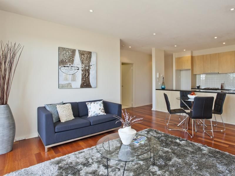 10/2 North Avenue, STRATHMORE VIC 3041, Image 2