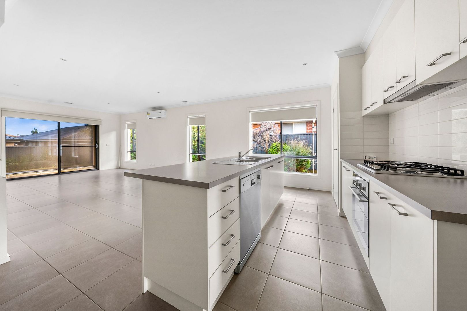 14 Marshall Road, Lucas VIC 3350, Image 2