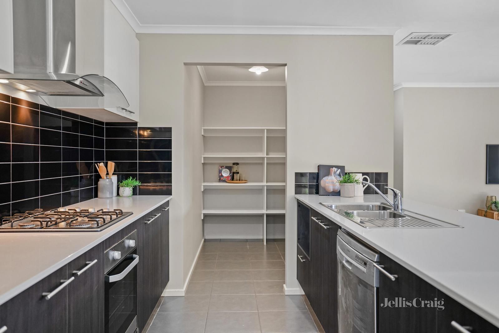 11 Craven Street, Lucas VIC 3350, Image 2