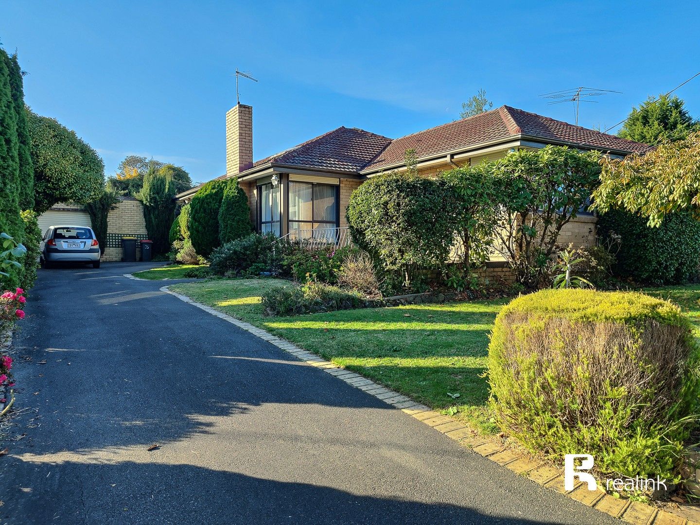 3 bedrooms House in 35 Ranfurlie Drive GLEN WAVERLEY VIC, 3150