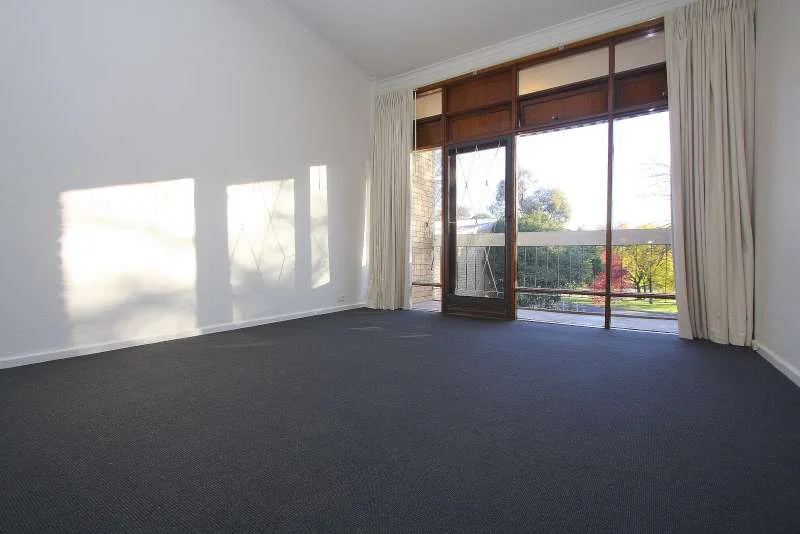 4/4 Edmondson St, Campbell ACT 2612