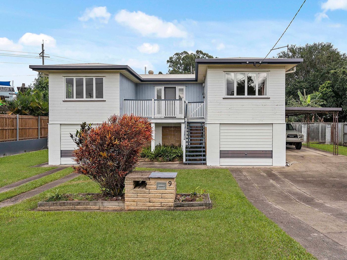 9 Bringelly Street, Arana Hills QLD 4054, Image 2