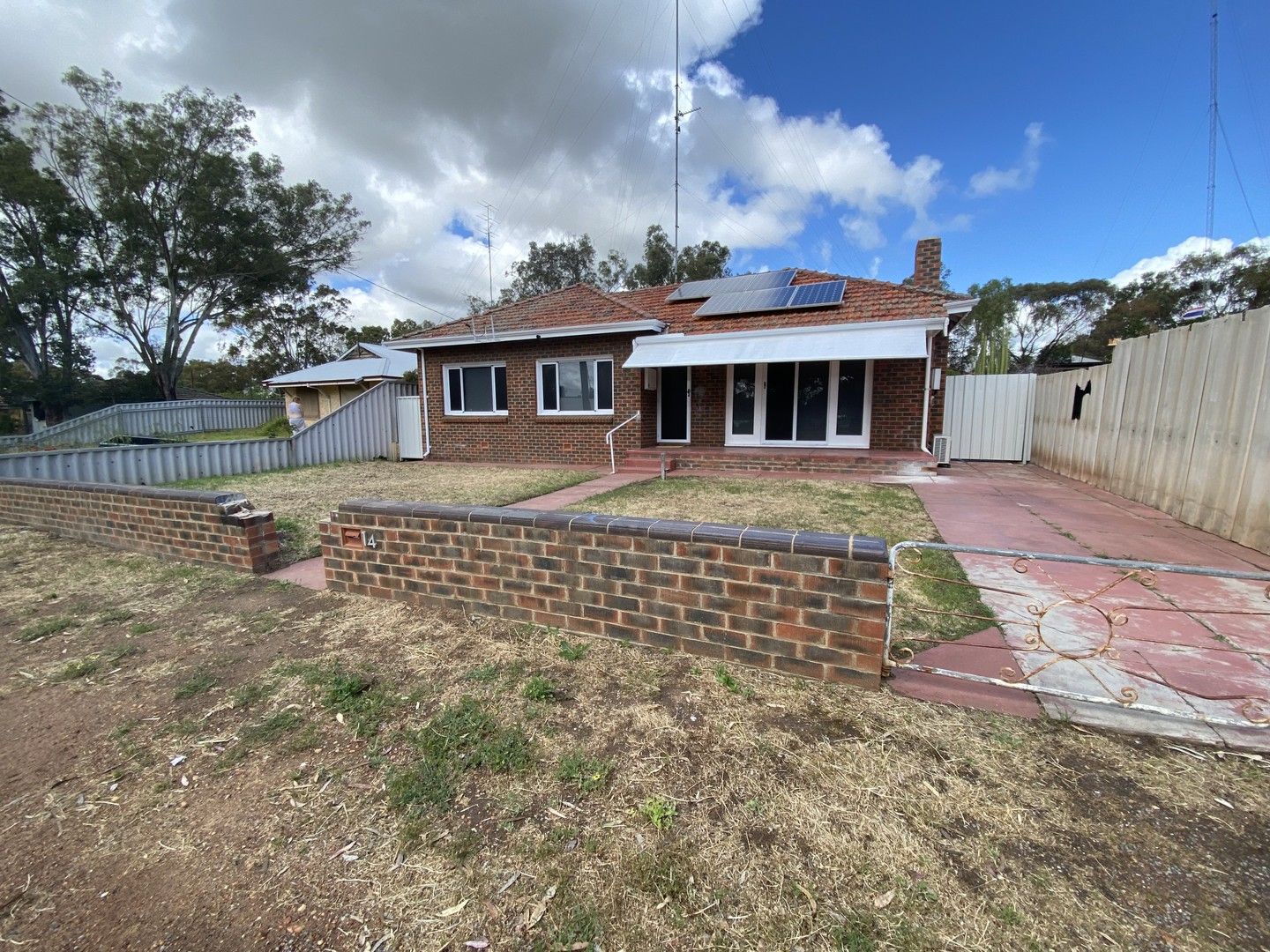 3 bedrooms House in 14 Byfield Street NORTHAM WA, 6401
