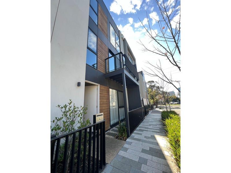 4 bedrooms Townhouse in 4 Kitchen Road PORT MELBOURNE VIC, 3207
