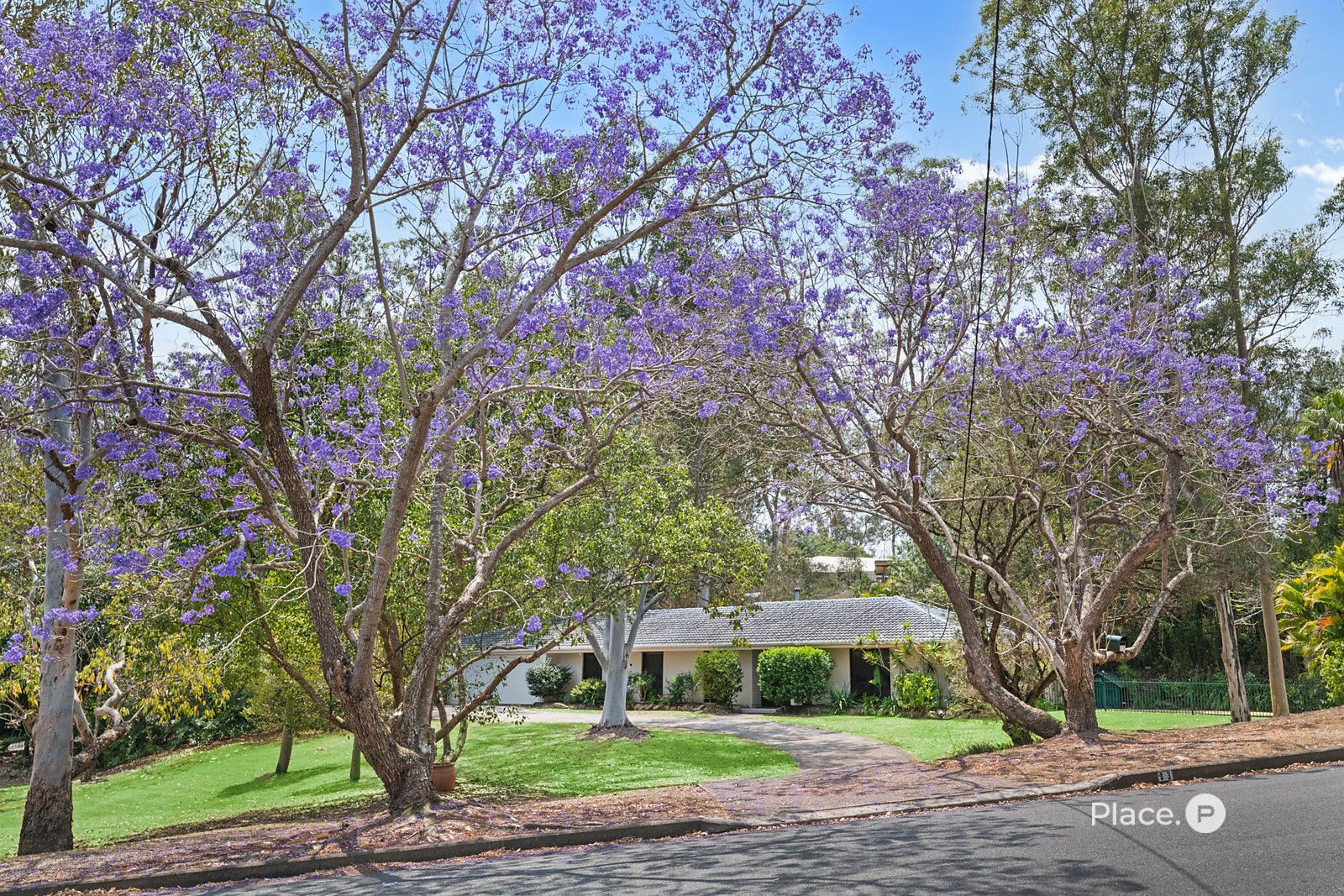 33 Scenic Road, Kenmore QLD 4069