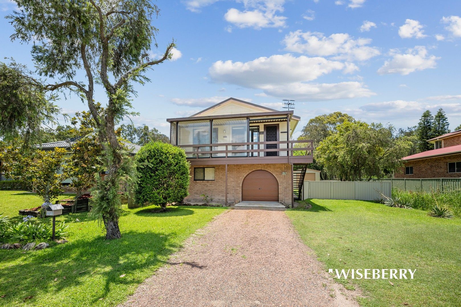 3 bedrooms House in 297 Tuggerawong Road TUGGERAWONG NSW, 2259