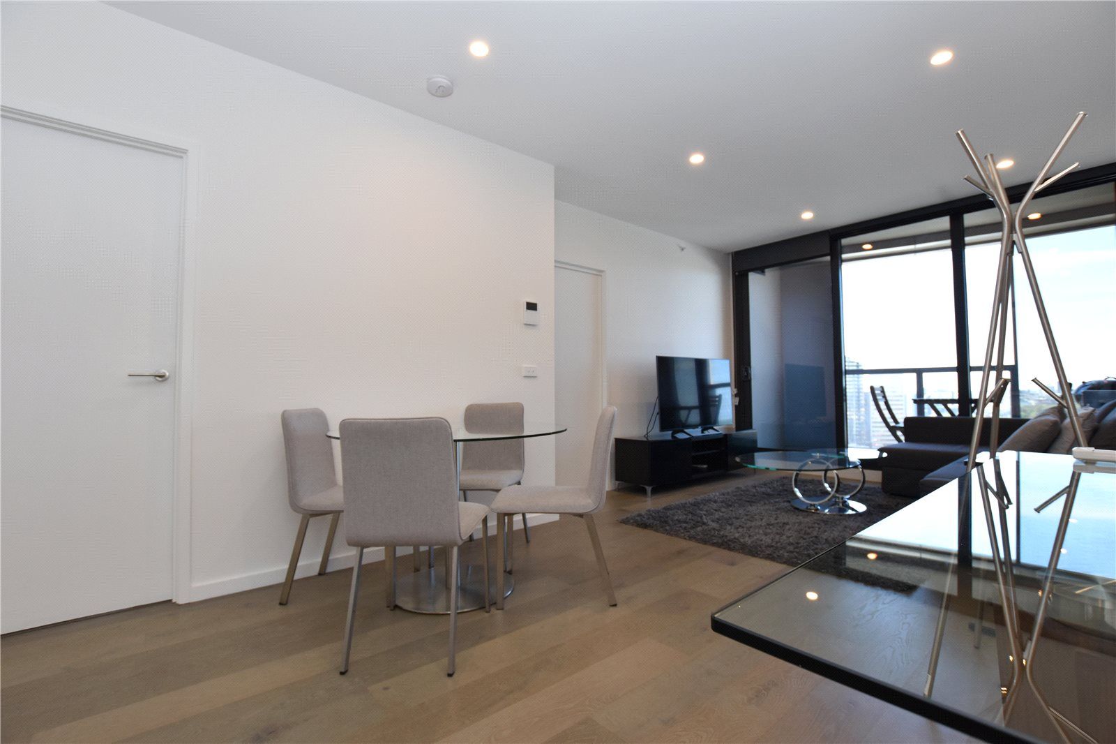 2 bedrooms Apartment / Unit / Flat in 2203/70 Dorcas Street SOUTHBANK VIC, 3006