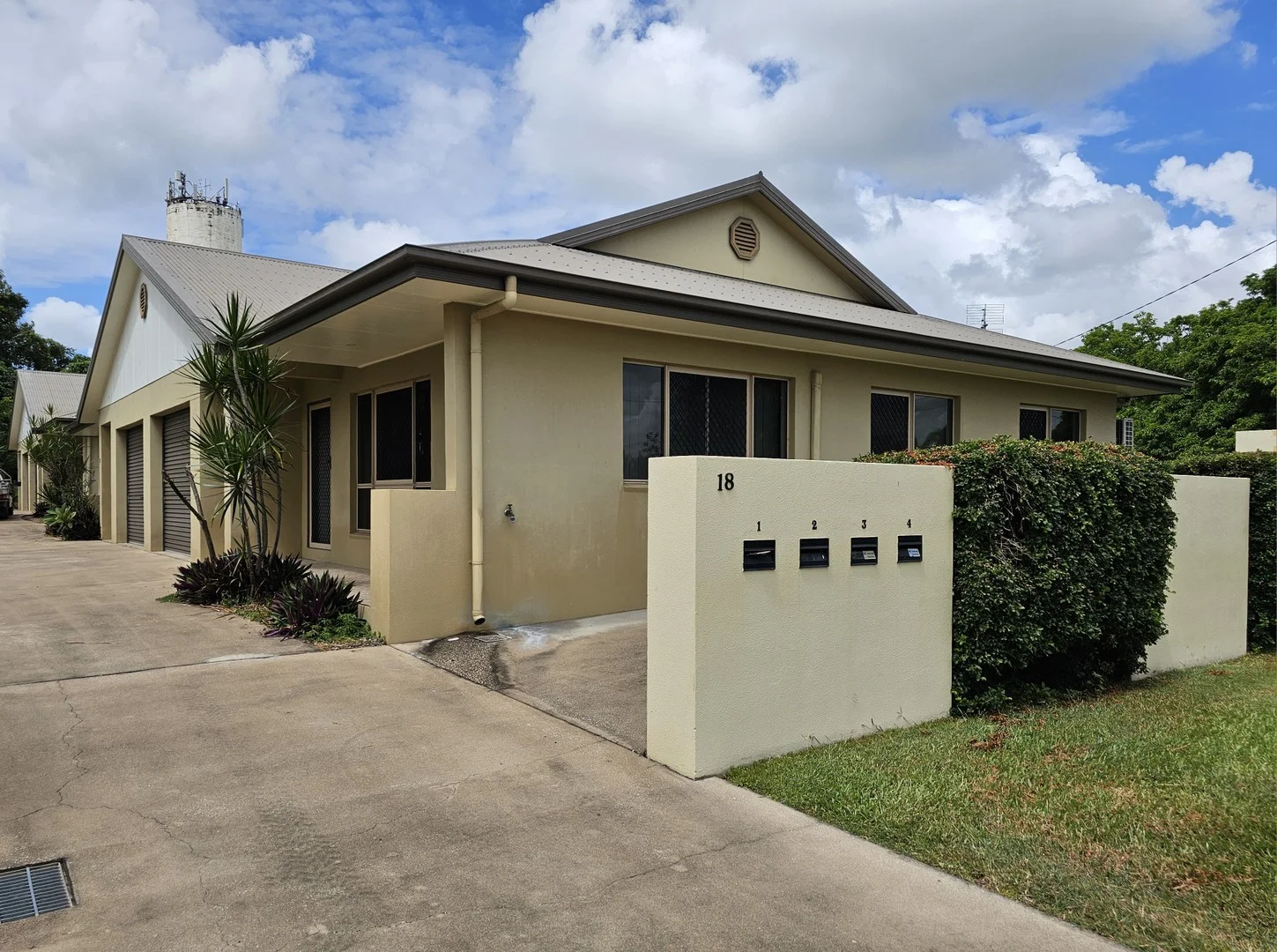 2/18 Macmillan Street, Ayr QLD 4807