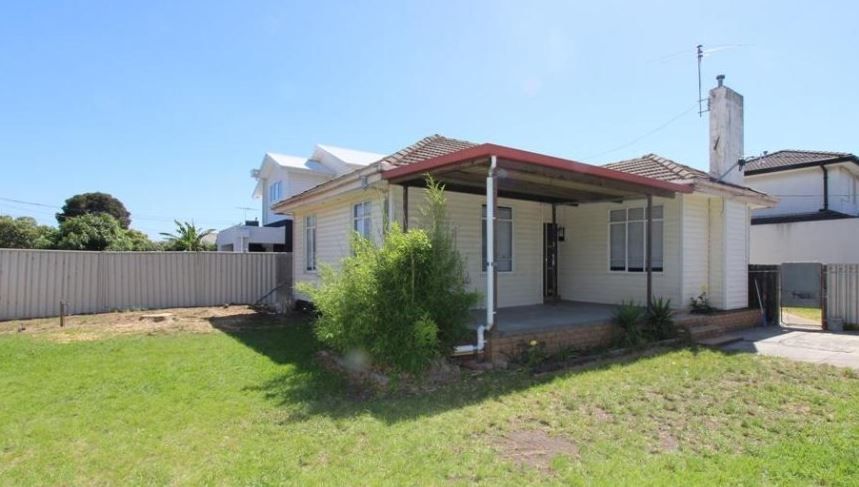 3 bedrooms House in 2 Margaret Crescent BRAYBROOK VIC, 3019