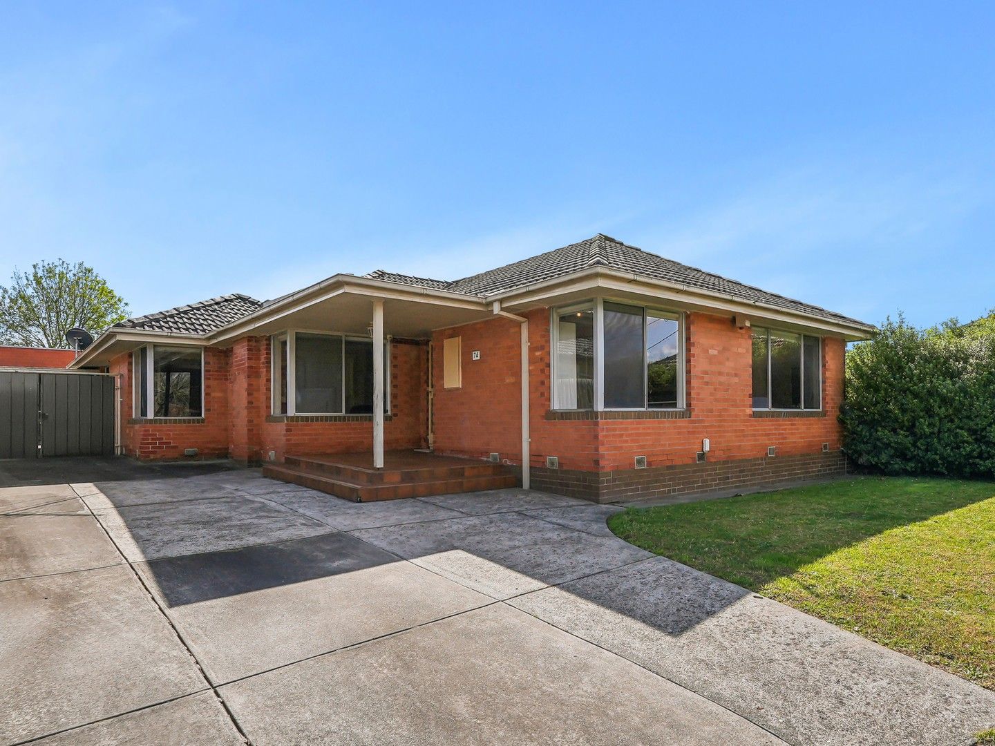 3 bedrooms House in 74 Rathcown Road RESERVOIR VIC, 3073