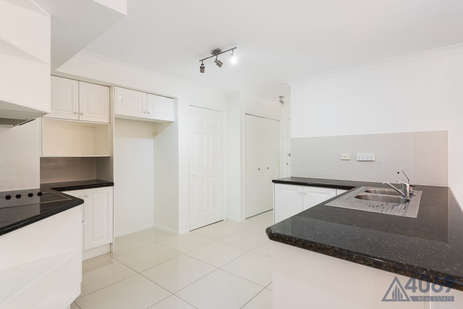 3/27 Dovercourt Road, Toowong QLD 4066, Image 2