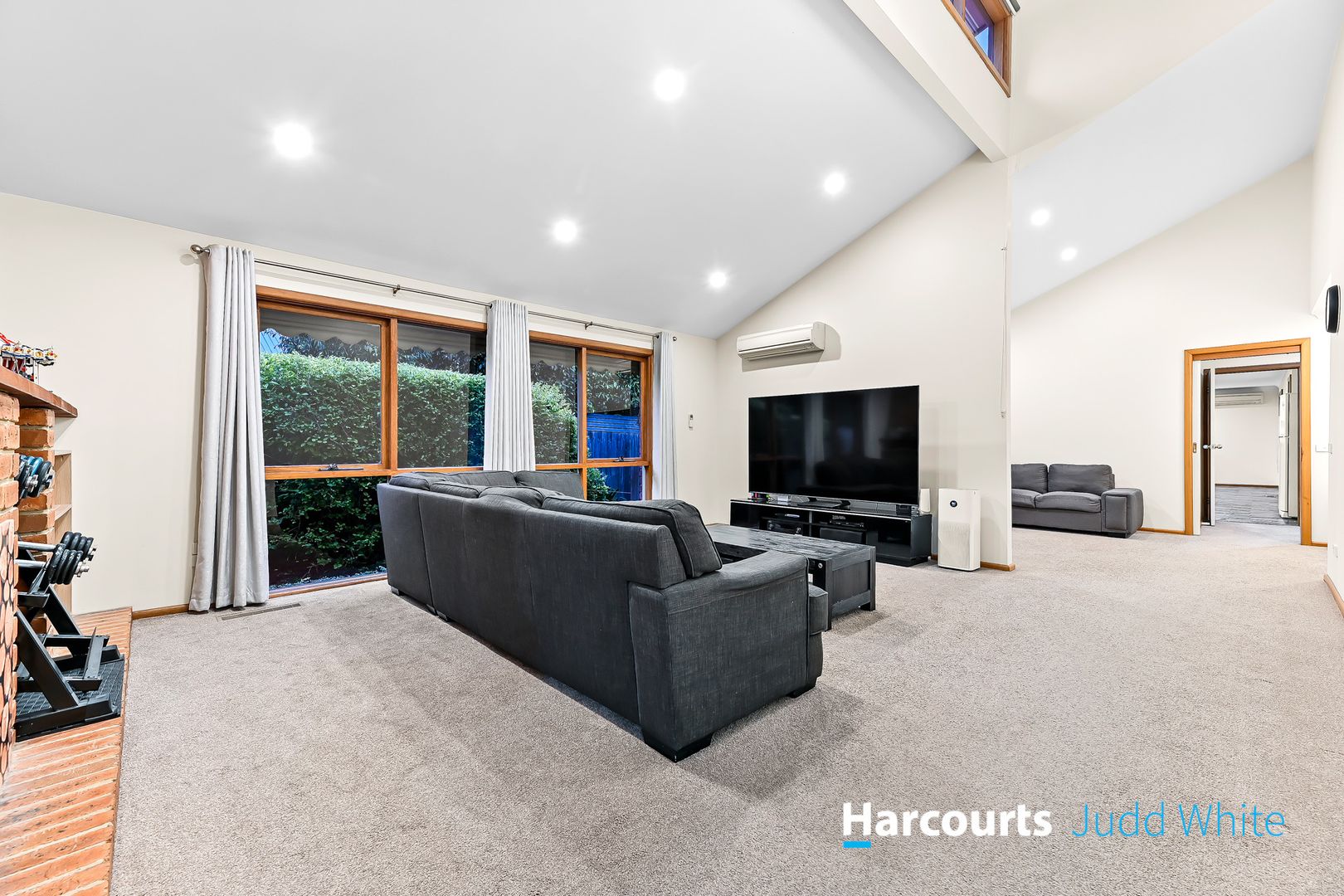 23 Paperbark Place, Knoxfield VIC 3180, Image 2