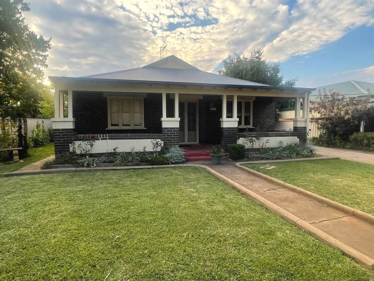 3 bedrooms House in 42 Close Street PARKES NSW, 2870