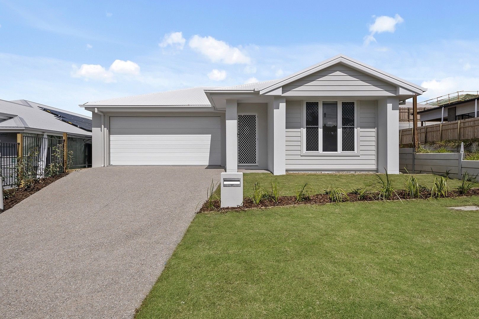 4 bedrooms House in 57 Habitat Boulevard WARNER QLD, 4500