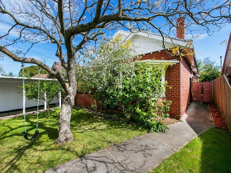 4 Dorothy Avenue, GLEN HUNTLY VIC 3163, Image 0