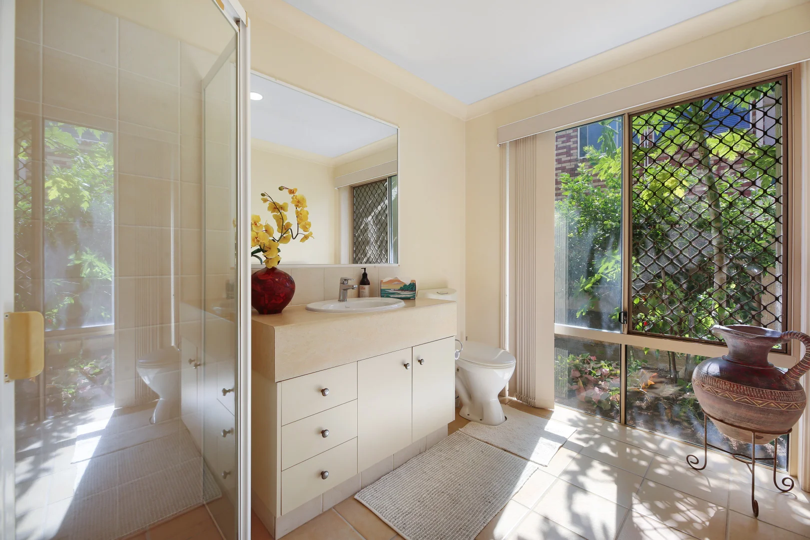 Additional image 18 of 7 Arbuthnot Parade, Benowa Waters QLD 4217