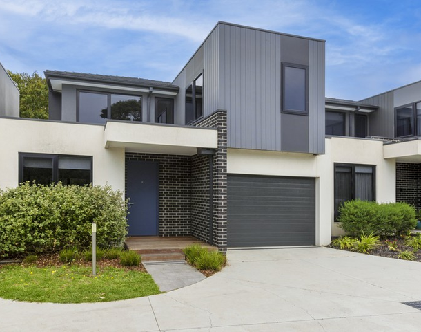 8/57 Tootal Road, Dingley Village VIC 3172