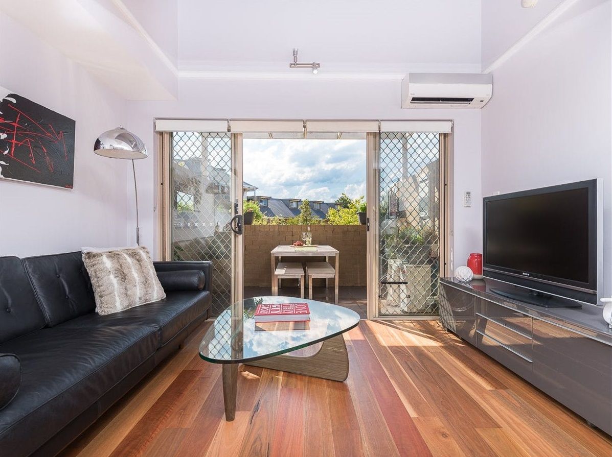 2 bedrooms Apartment / Unit / Flat in 3/115-117 Constitution Road DULWICH HILL NSW, 2203