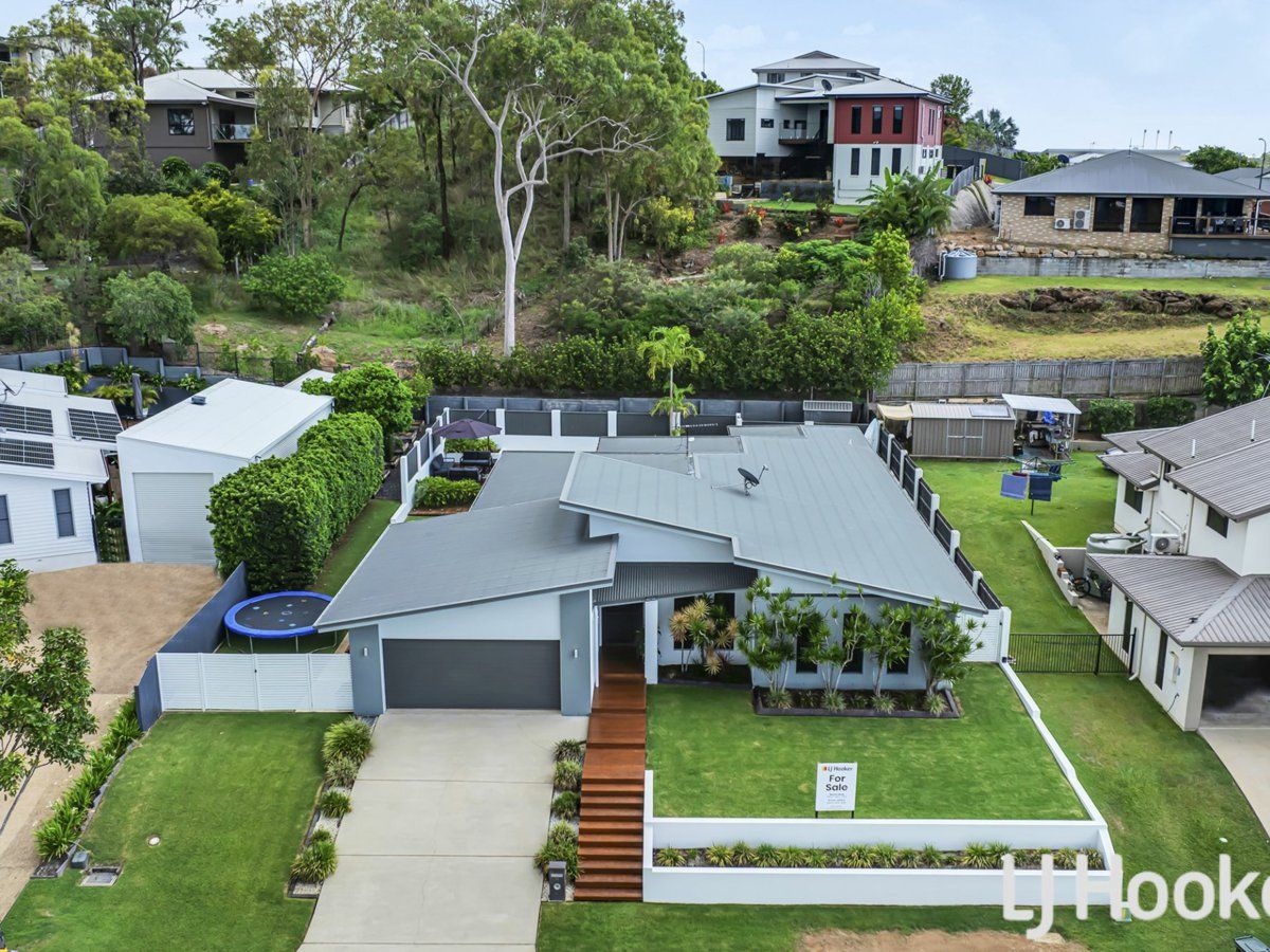 4 bedrooms House in 35 Grasstree Crescent KIRKWOOD QLD, 4680