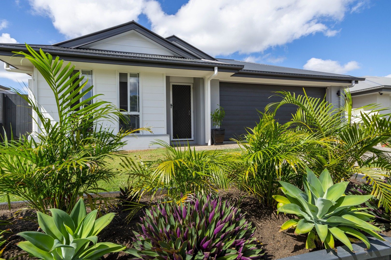 4 bedrooms House in 37 Hinchenbrook Circuit MORAYFIELD QLD, 4506