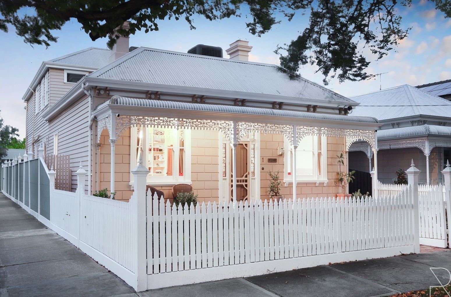 5 bedrooms House in 1 Fairlie Street YARRAVILLE VIC, 3013