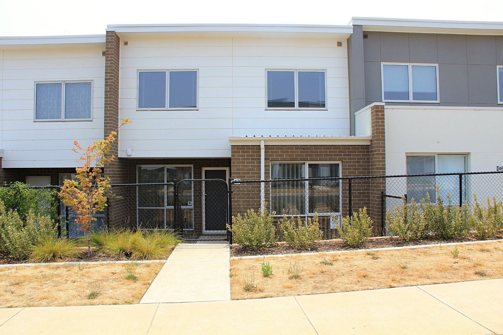 4 bedrooms Townhouse in 47/10 Gifford Street COOMBS ACT, 2611