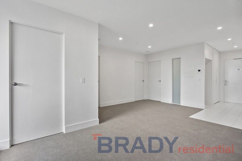 2205/500 Elizabeth Street, Melbourne VIC 3000, Image 2