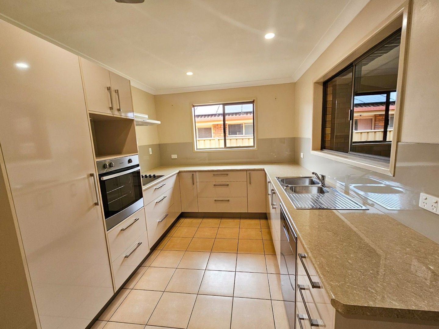 6 Joyce Avenue, Lammermoor QLD 4703 House For Rent 550 Domain