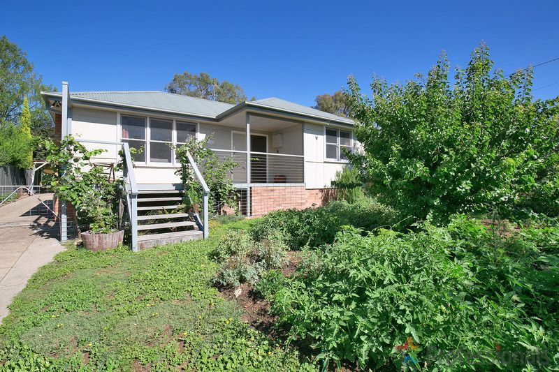 12 Douglas Street, Armidale NSW 2350