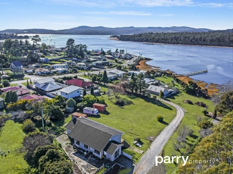 76 Gravelly Beach Road, Blackwall Property History & Address Research