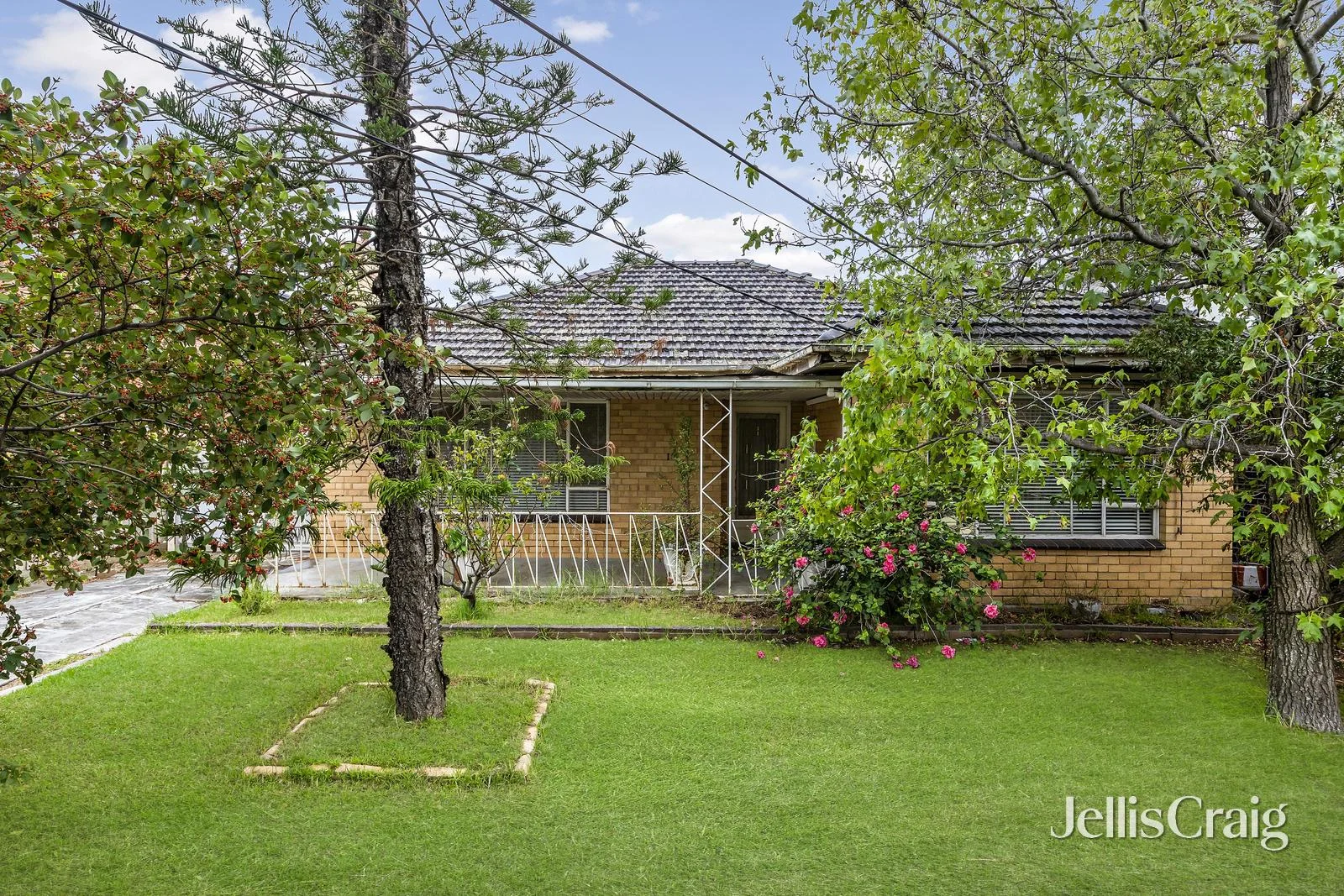 14 Dumas Avenue, Avondale Heights VIC 3034