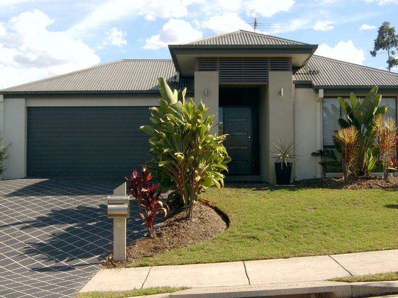4 bedrooms House in 16 Orchard Crescent SPRINGFIELD LAKES QLD, 4300