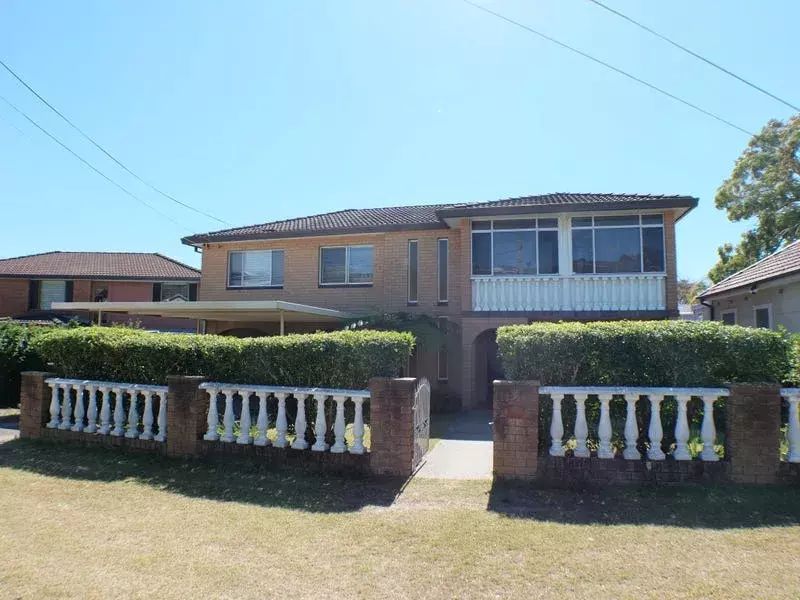 5 bedrooms House in 3 Harrow St SYLVANIA NSW, 2224