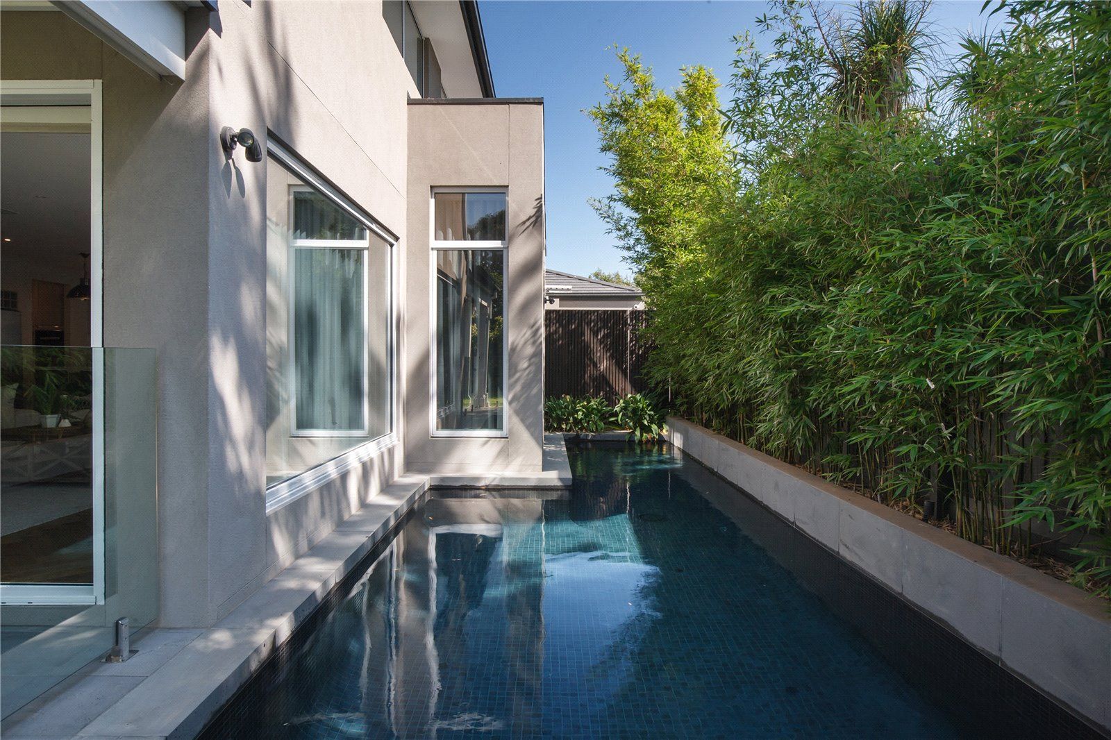 5 bedrooms House in 18 Preston Road HUGHESDALE VIC, 3166