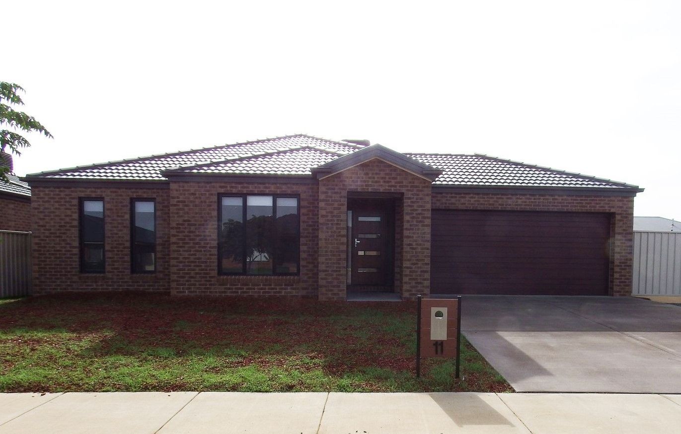 4 bedrooms House in 11 Tournament Drive MOOROOPNA VIC, 3629