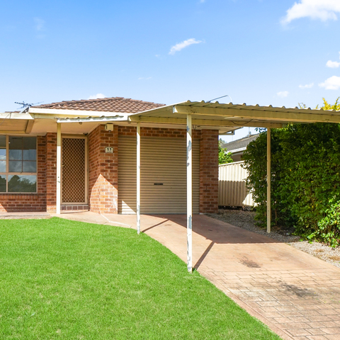 11 Burrowes Grove, Dean Park NSW 2761