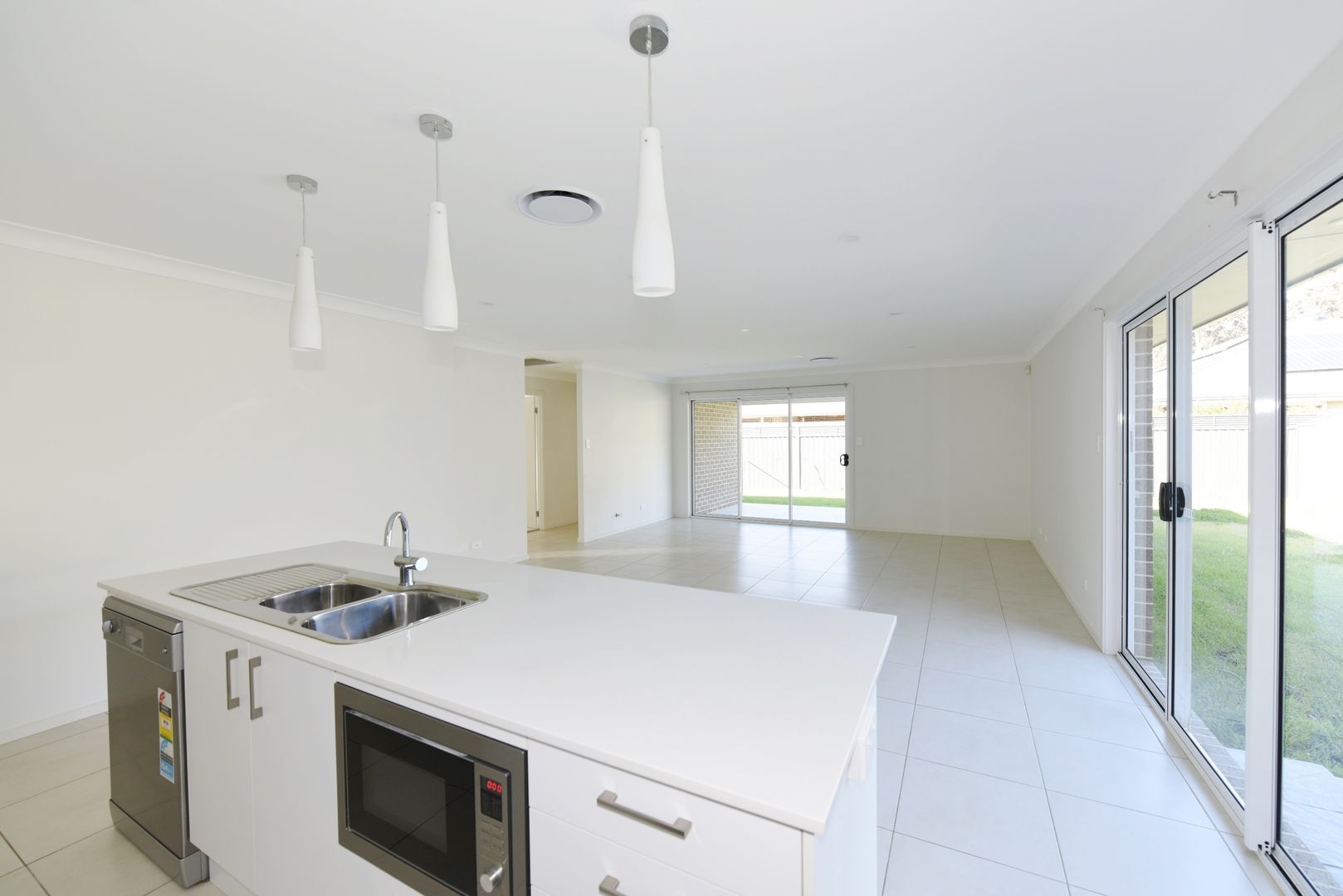 42 Seagrass Avenue, Vincentia NSW 2540, Image 2