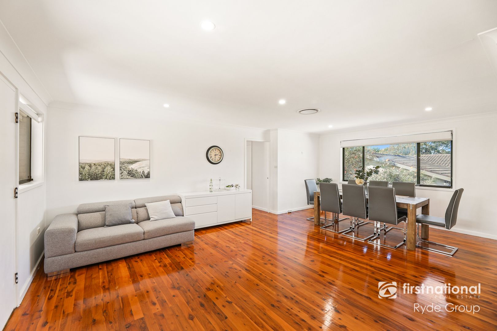 25 Jindabyne Avenue, Baulkham Hills NSW 2153, Image 2