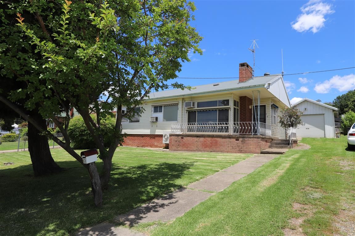 41 Simpson Street, Tumut NSW 2720, Image 2