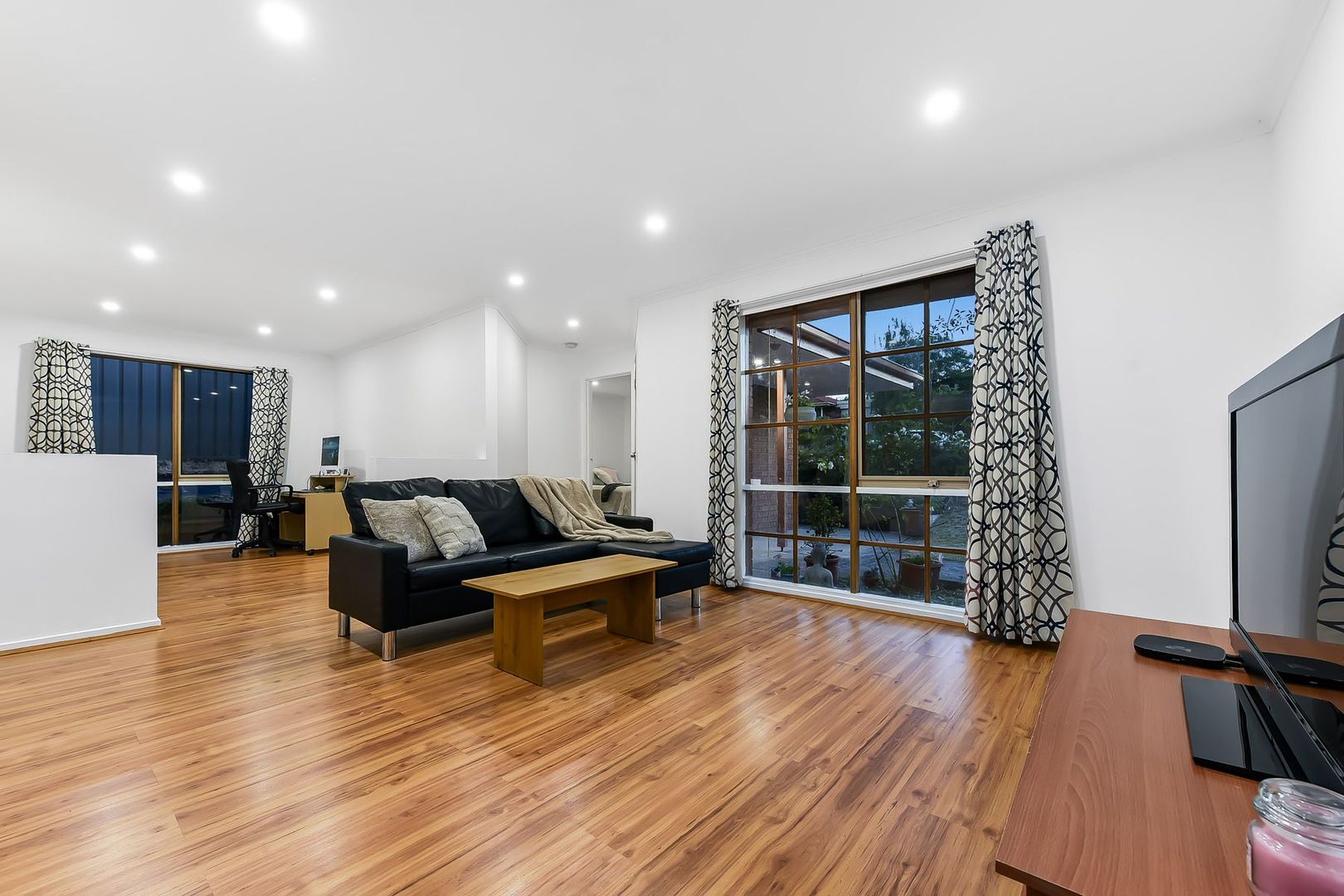 4 Janmara Court, Endeavour Hills VIC 3802, Image 1