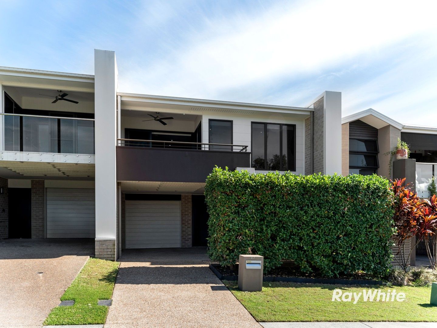4 bedrooms House in 47 Serene Crescent SPRINGFIELD LAKES QLD, 4300