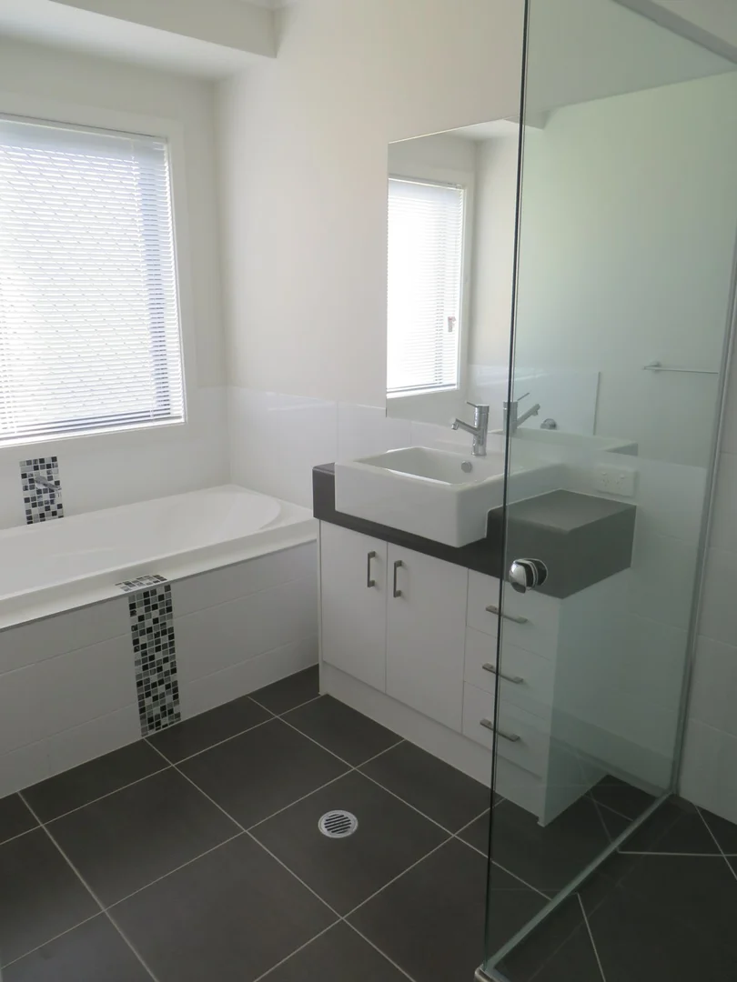 Additional image 10 of 11 Clover Crescent, Boyne Island QLD 4680