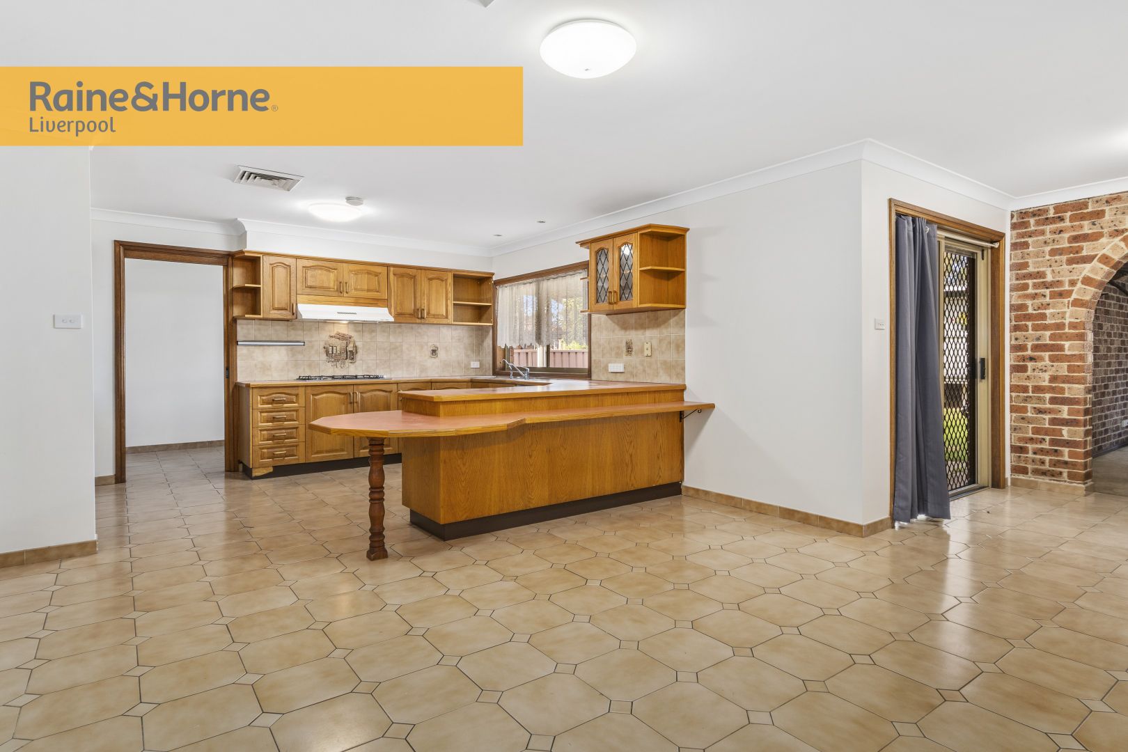 3 Ariella Place, Edensor Park NSW 2176, Image 2