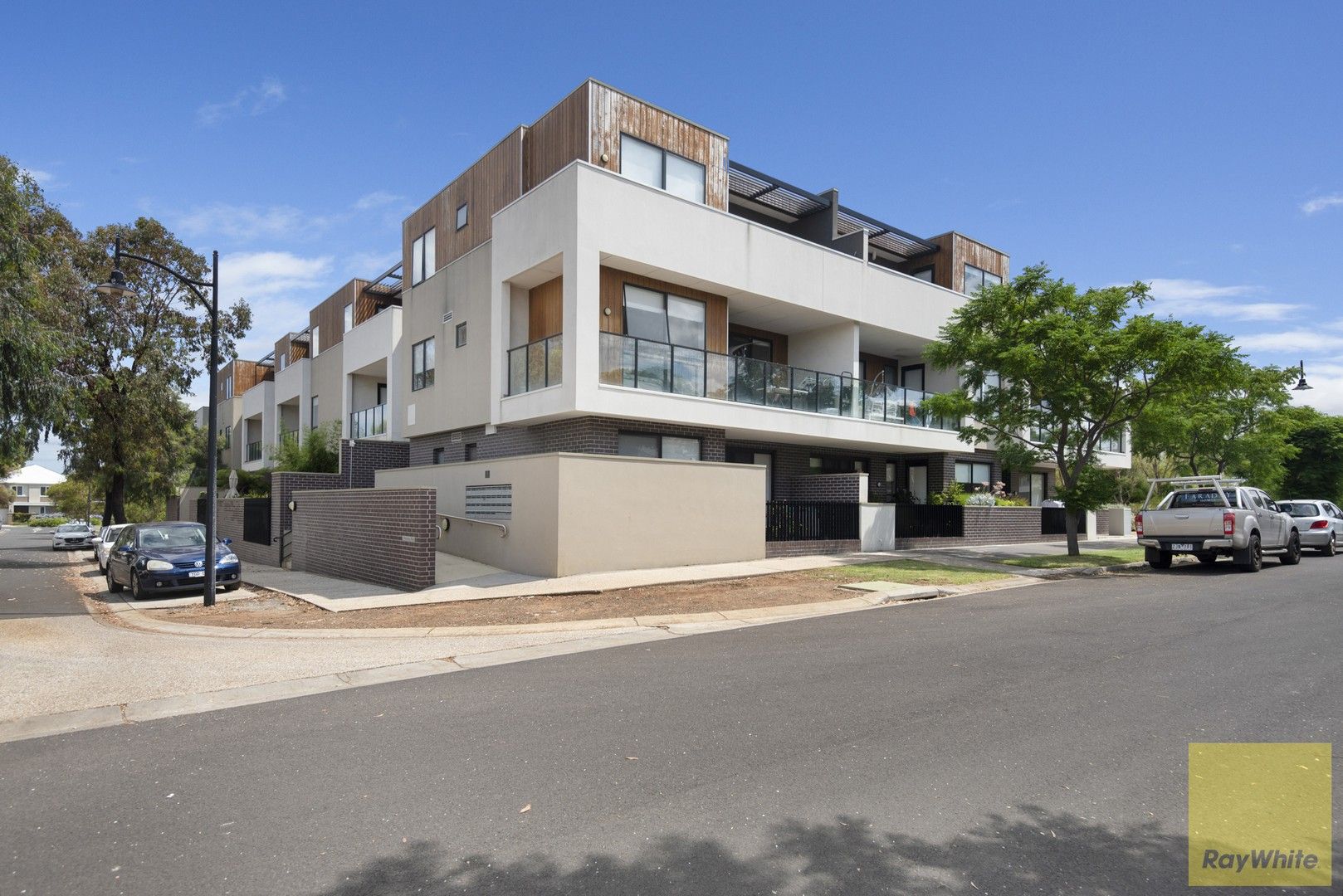 2/2-10 Monckton Place, Caroline Springs VIC 3023, Image 0