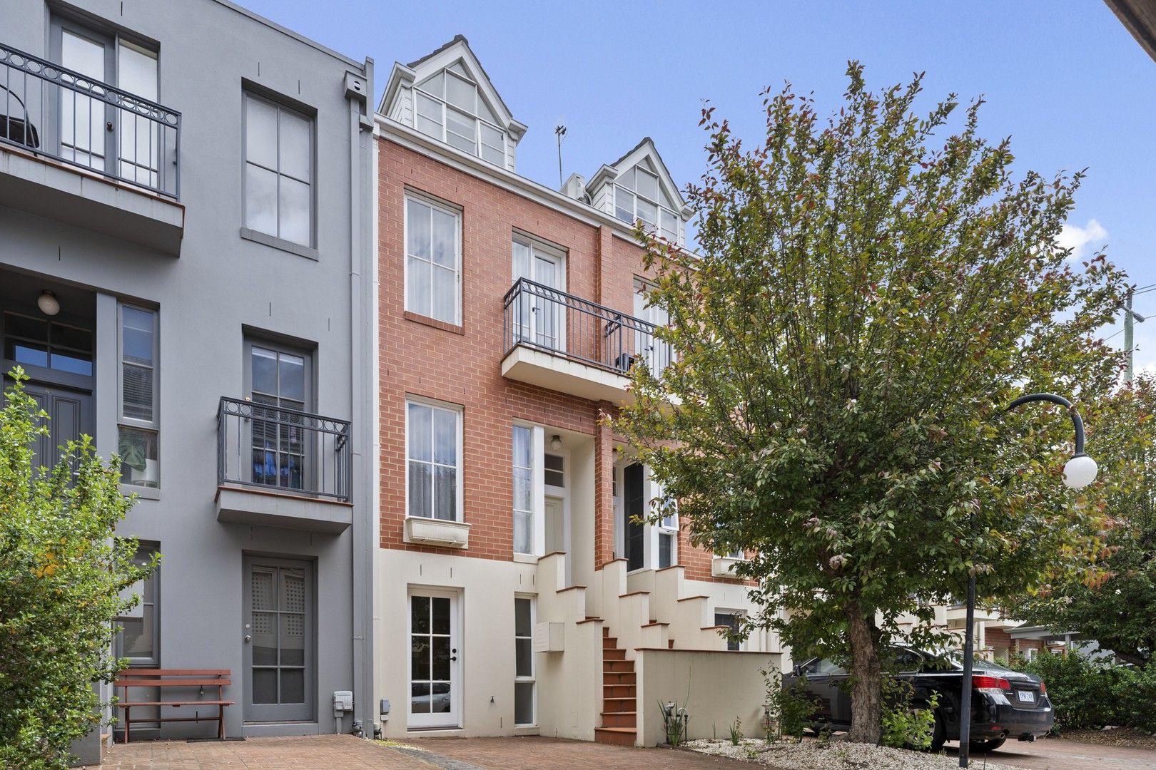 3 bedrooms House in 71 The Avenue PRAHRAN VIC, 3181